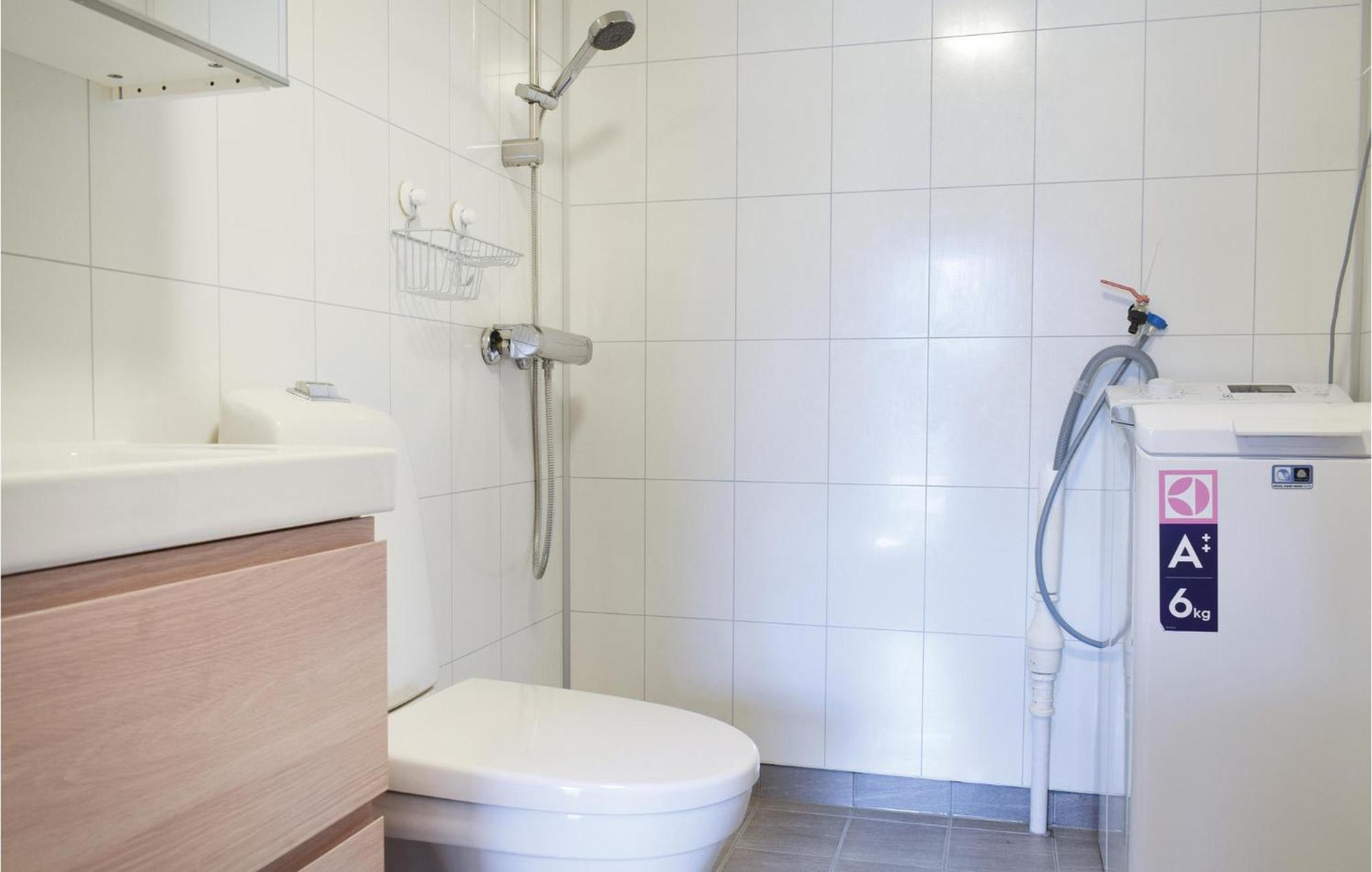 Beautiful Home In Vallavik With Kitchen Bu エクステリア 写真
