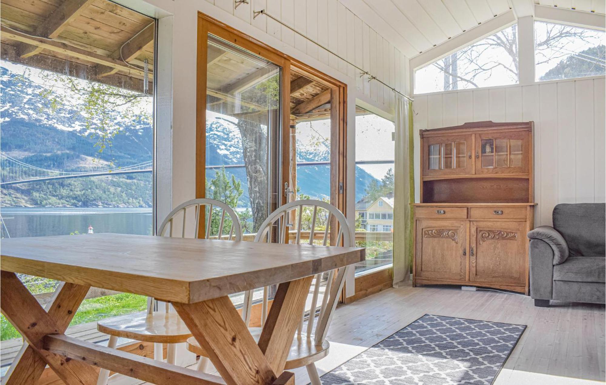 Beautiful Home In Vallavik With Kitchen Bu エクステリア 写真