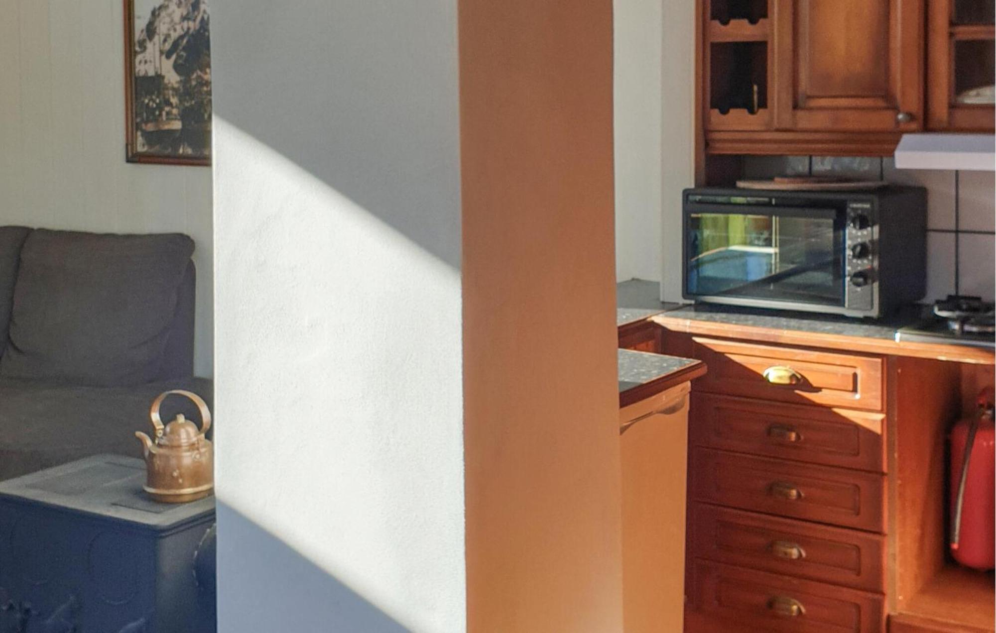 Beautiful Home In Vallavik With Kitchen Bu エクステリア 写真